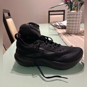 Women’s Brooks Glycerin 22’s size 8 Brand New